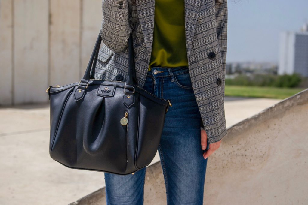 VEAR Vegan handbags